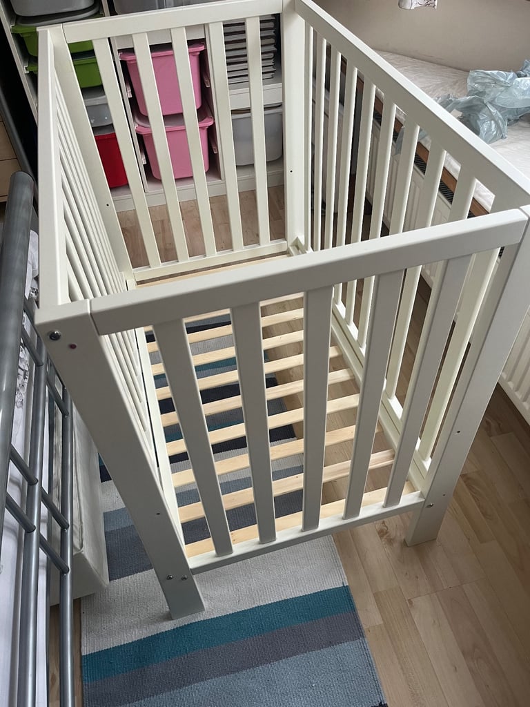 Mamas and Papas petite cot
