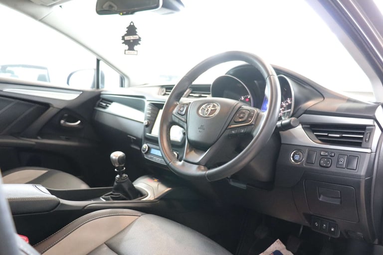 2017 Toyota Avensis 2.0 Avensis Business Edition+ D-4D 4dr Saloon Diesel Manual