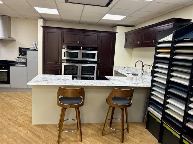 Ex display Second Nature Clarendon inframe kitchen units
