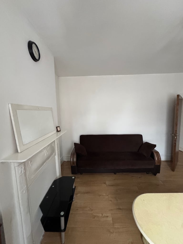 2 bedroom flat available in barking 