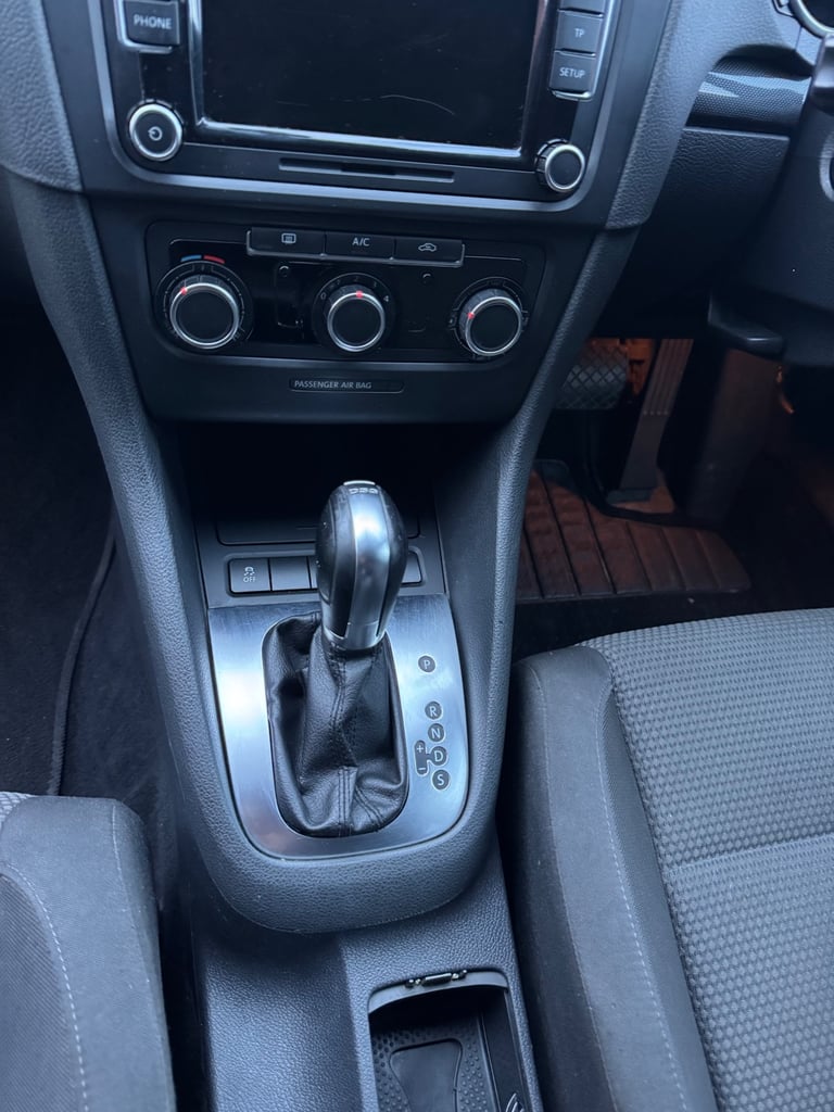 Volkswagen, GOLF, Hatchback, 2012, Semi-Auto, 1598 (cc), 5 doors