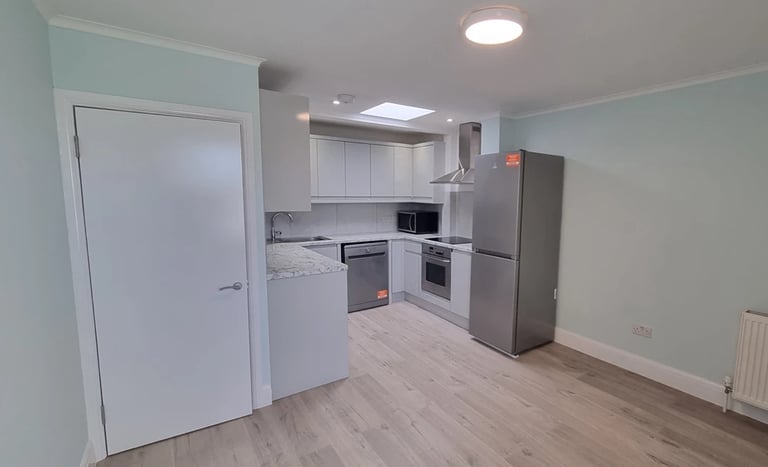 2 BED FLAT CAMBRIDGE GARDENS LADBROKE GROVE LONDON W10