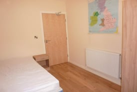 Single room available 3-bed flat sharing with 2 males - all bills included