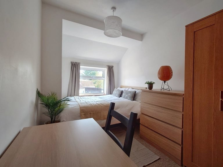  One bed room available from December 