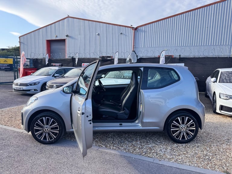 2017 Volkswagen up! 1.0 90PS High Up 3dr HATCHBACK Petrol Manual