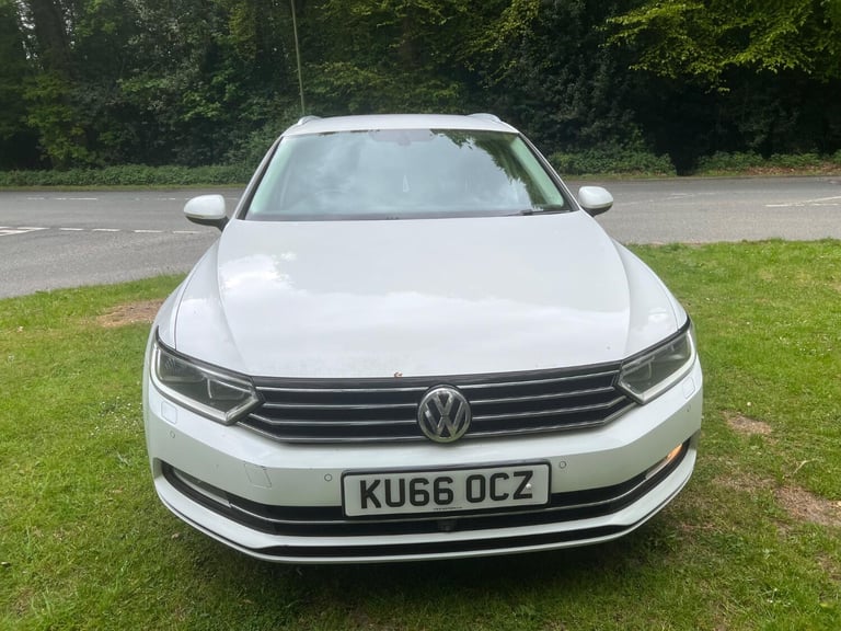 VOLKSWAGEN PASSAT 1.6 TDI BlueMotion Tech SE Business White Auto Diesel 2016