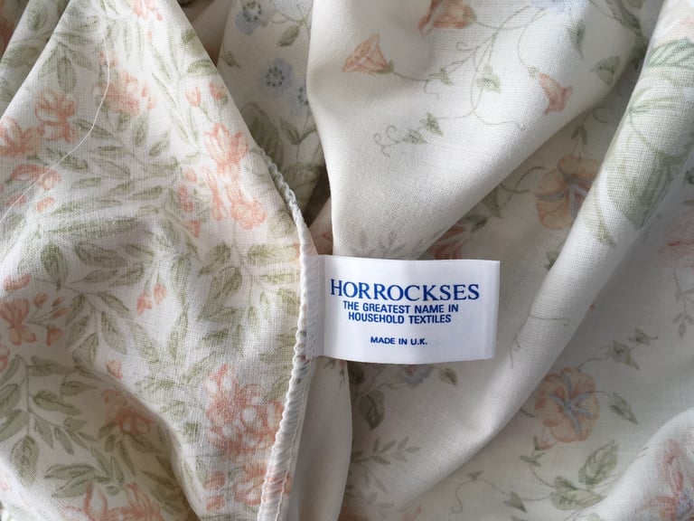 Co-ordinating set of terracotta single bed linen