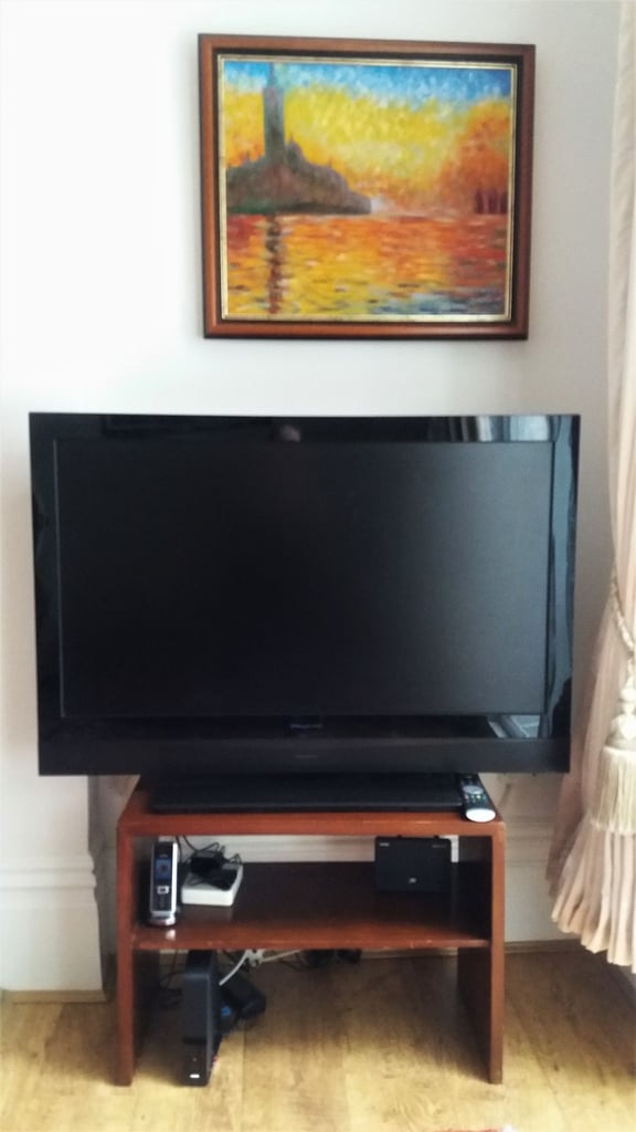 *** Full working Black Wharfedale 49’’ CRT TV + Remote Control ***