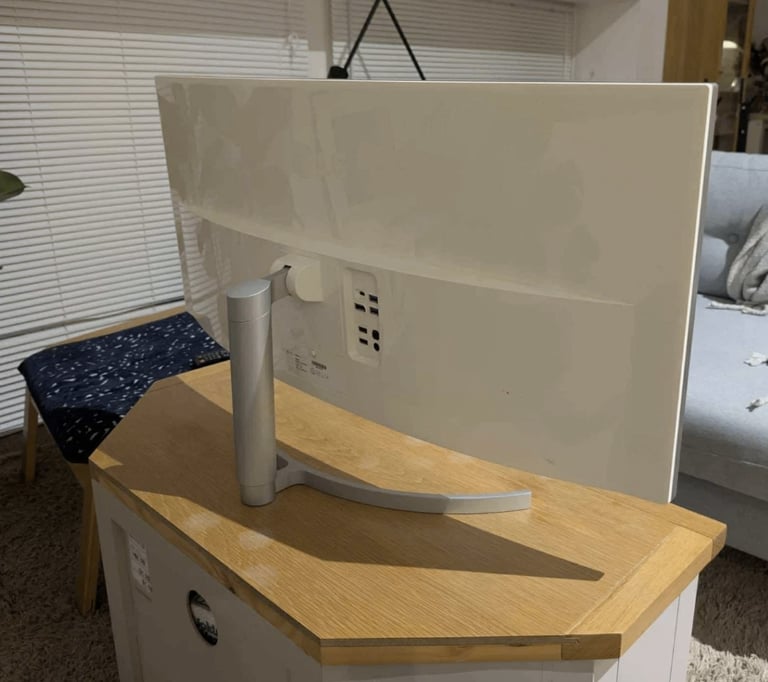 LG 38-inch UltraWide curved monitor (3840x1600)