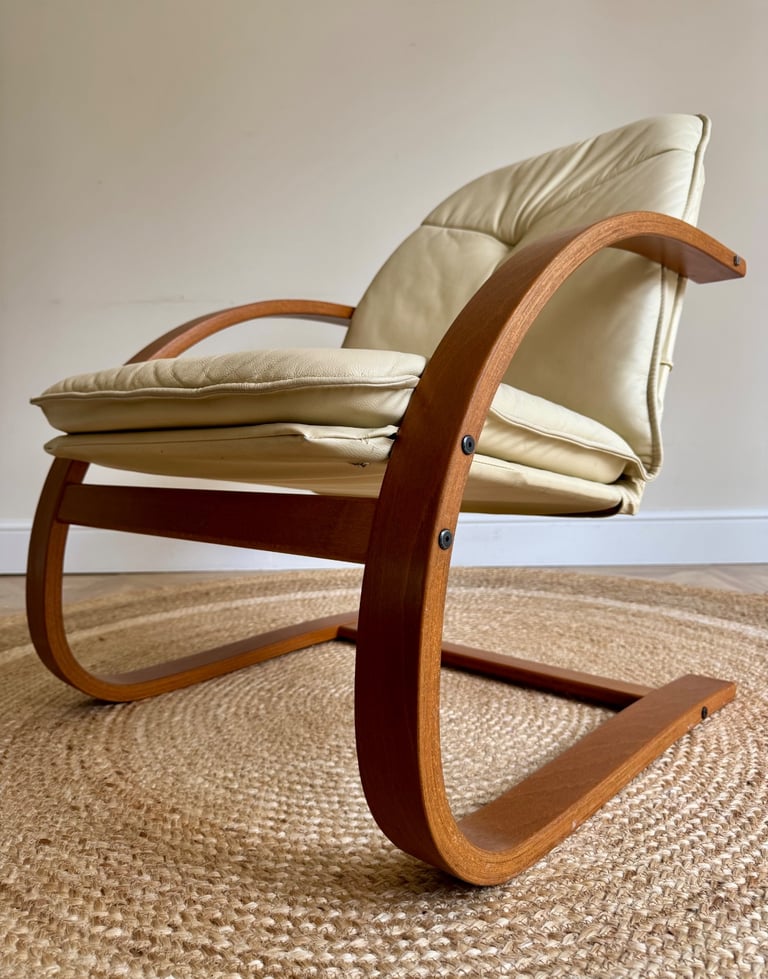 Vintage late 20th century leather Scandinavian bentwood cantilever lounge armchair 
