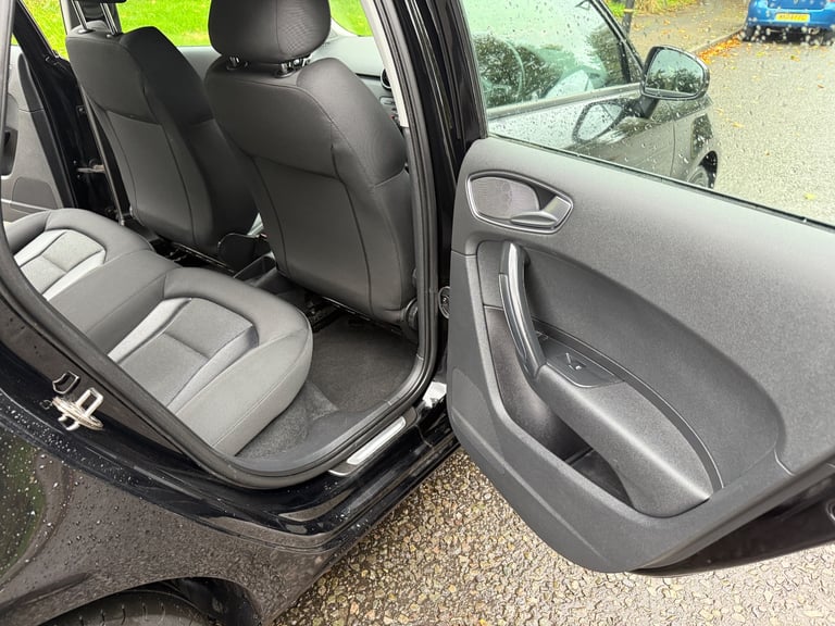 Audi A1 1.6TDi 2013 clean car 