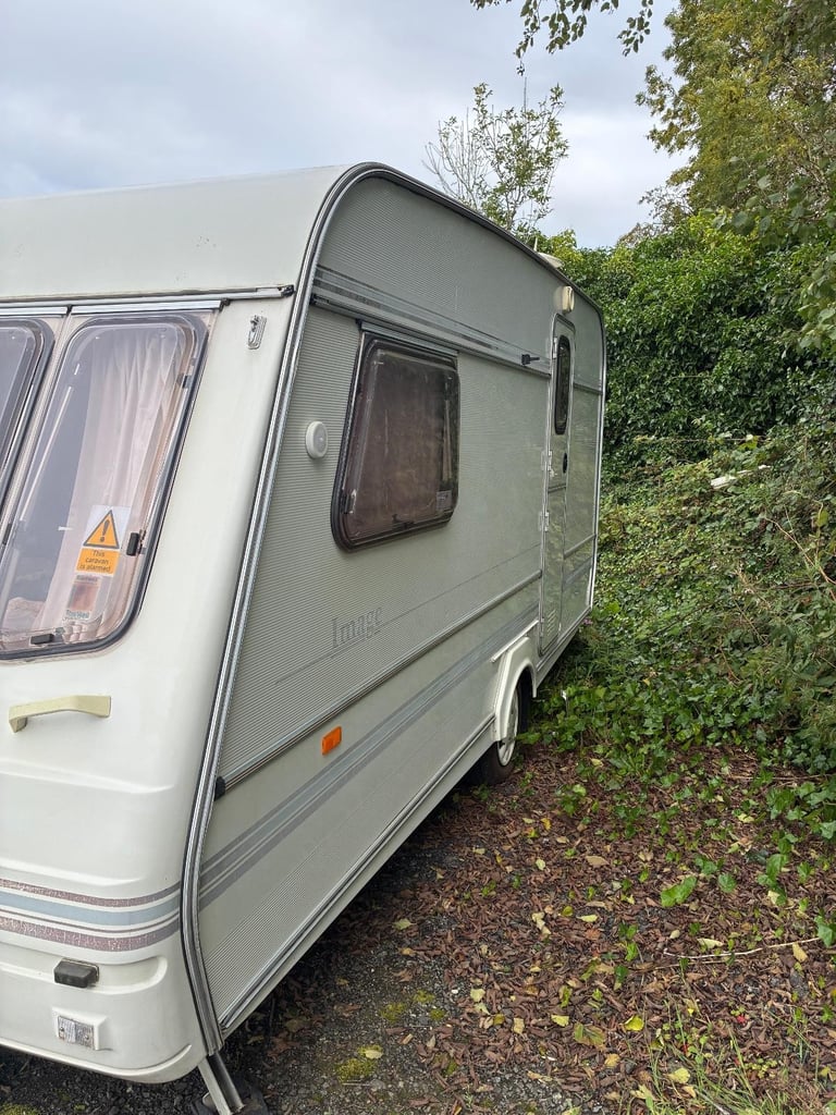 1999 Compass 2 Berth