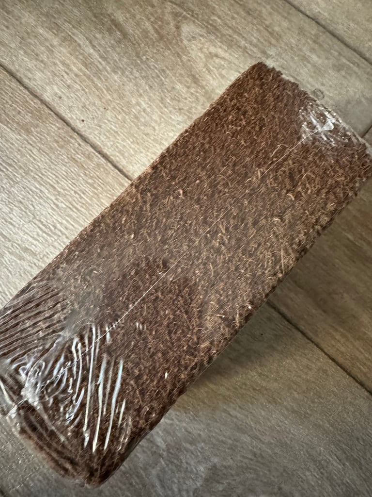Coir compost / soil