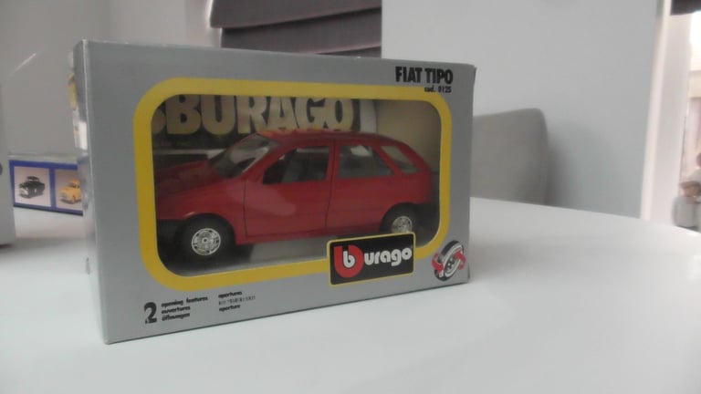 image for 1:24 scale Bburago Fiat Tipo