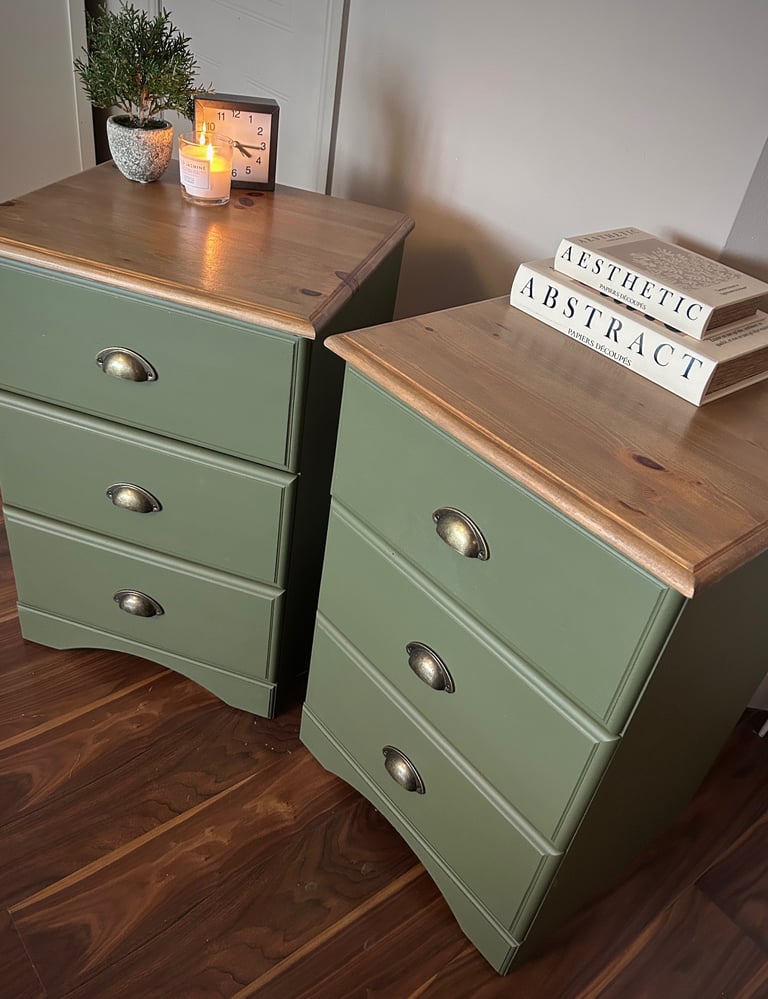 Pair of Painted Bedside Cabinets / Tables