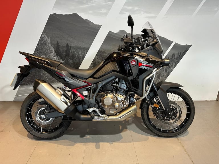 Honda CRF 1100 Africa Twin 2025 with only 1519 miles + Spot Lights /Centre Stand