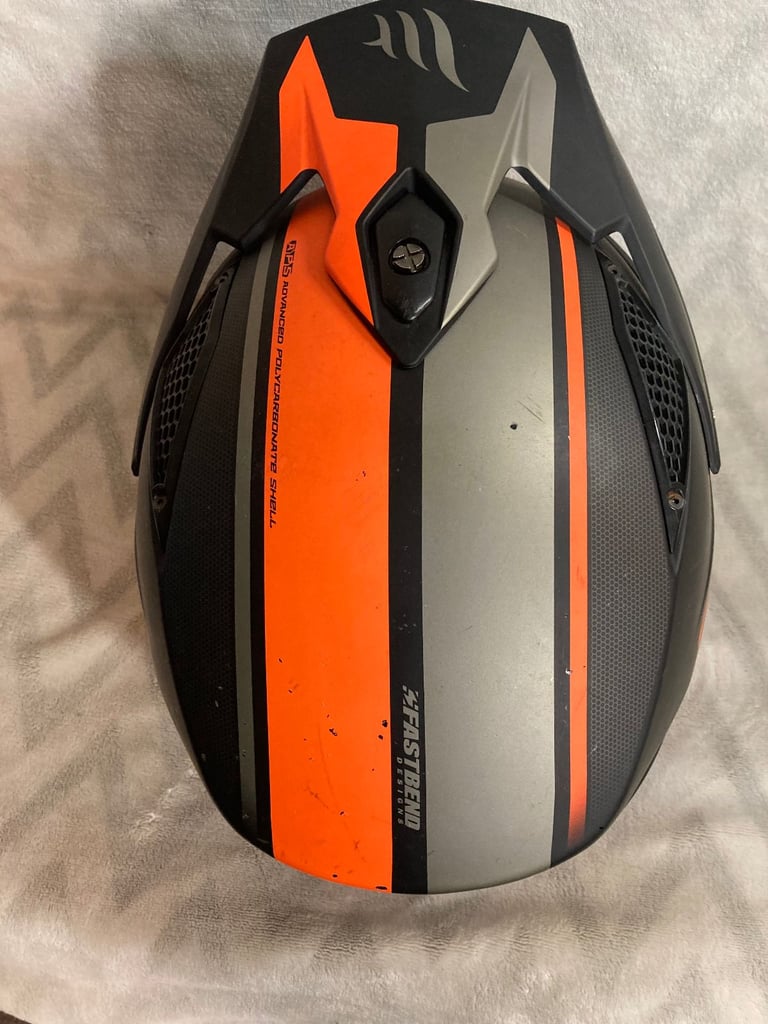 MT Helmet Street-Fighter Twin size 59-60cm