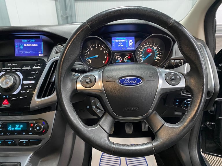  Ford Focus 1.0T EcoBoost Titanium Euro 5 (s/s) 5dr Petrol Manual