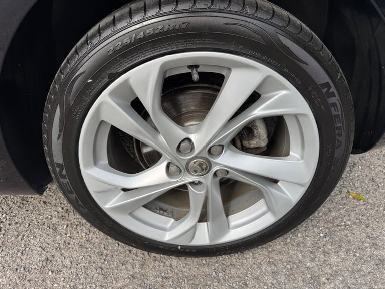 2018 Vauxhall Astra 1.4i Turbo SRi Euro 6 5dr HATCHBACK Petrol Manual