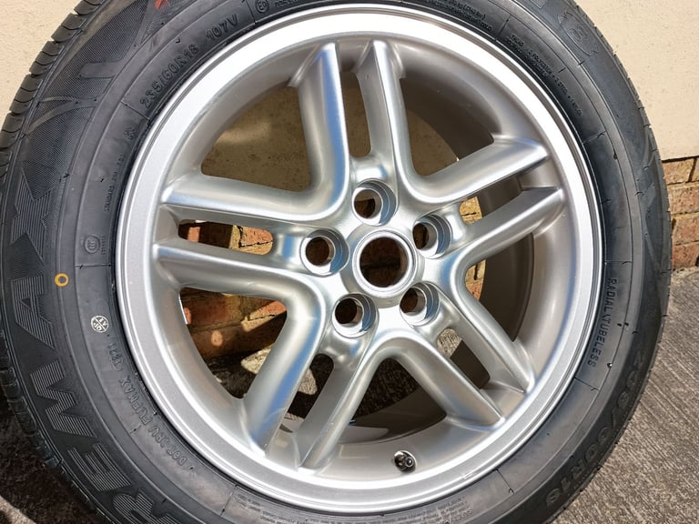 235 60 18" 107V NEW JEEP SUV TYRE + ALLOY WHEEL VOLVO XC60 XC90 AUDI Q5