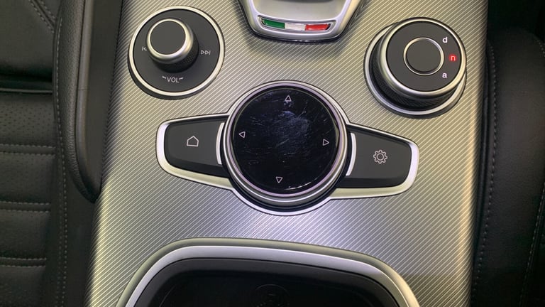 2022 Alfa Romeo Giulia 2.0T Veloce Saloon 4dr Petrol GPF Auto Euro 6 (s/s) (280 ps) Saloon Petrol...