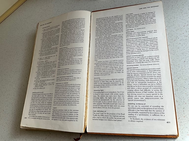 The Reader's Digest AA Book of the Road - Vintage book 1967, Maps, Flowers, Butterflies, Sea shells