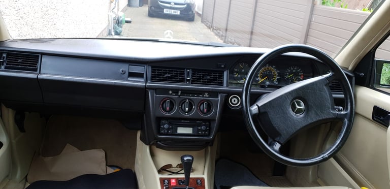 Mercedes-Benz, 190, Saloon, 1990, Automatic, 2599 (cc), 4 doors