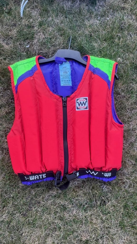 image for Kayak for sale (including 2 paddles, boyancy jacket and spraydeck cover)