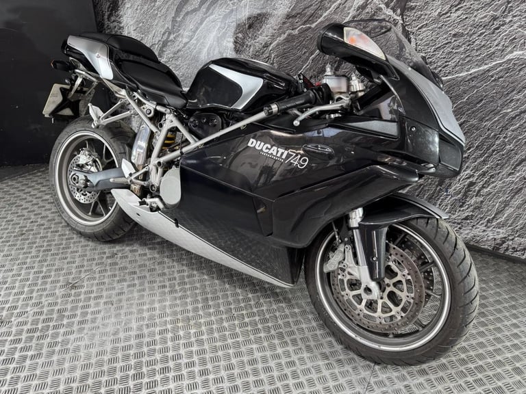 DUCATI 749 DARK 2006