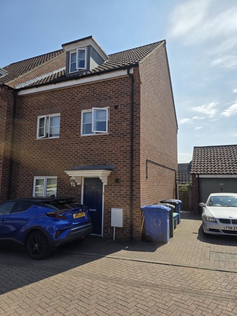 Bright, Furnished Single Room with Bills & Weekly Cleaner Included