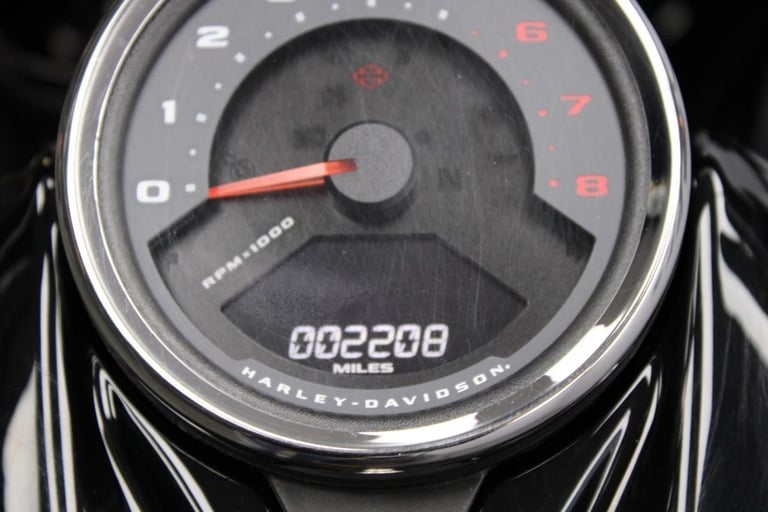 2021 Harley-Davidson FXFBS Softail Fat Bob in Vivid Black 