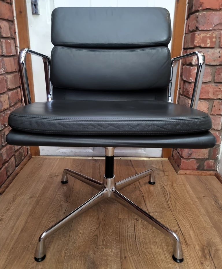 image for 75% OFF RRP £10,485 | 3 X VITRA EA208 | Charles, Ray Eames | GREY LEATHER