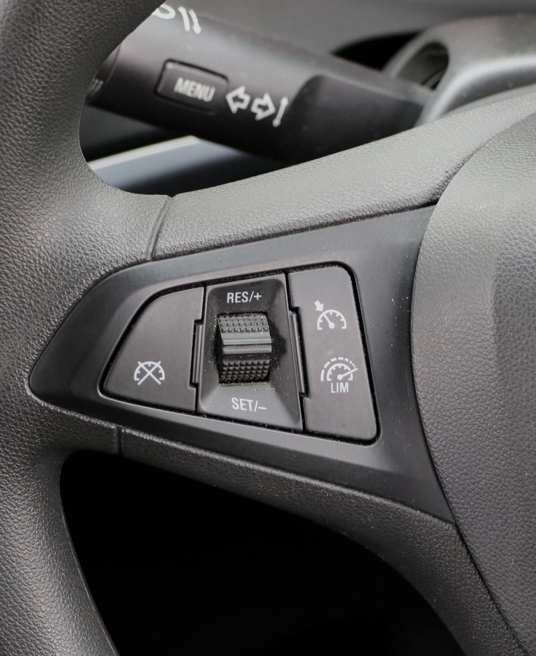 2017 Vauxhall Zafira Tourer 1.4i Turbo Design Euro 6 5dr MPV Petrol Manual