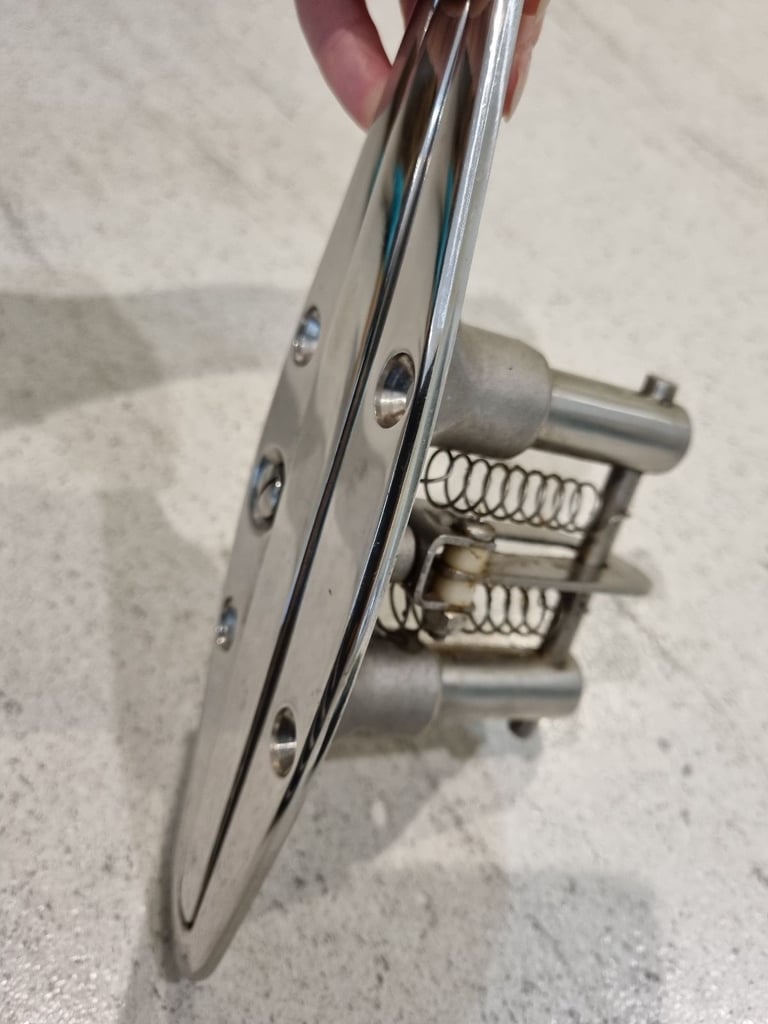 Stainless steel pop up boat cleat