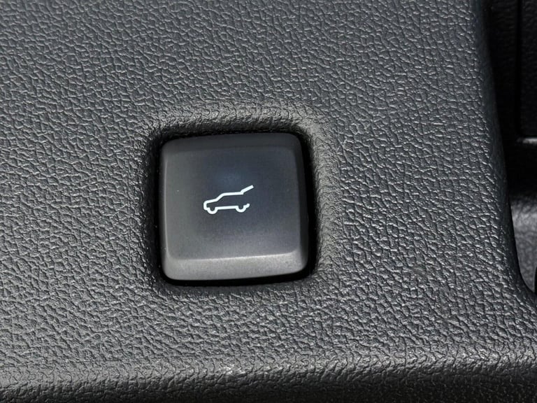 2022 Ford Kuga 2.5 Duratec 14.4kWh ST-Line X Edition CVT Euro 6 (s/s) 5dr HATCHBACK PETROL/ELECTR...
