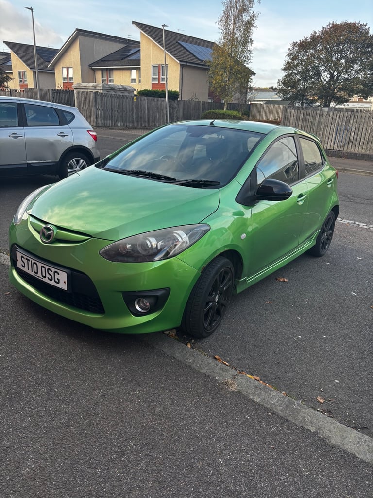 Mazda 2 sport 2010 in great condition