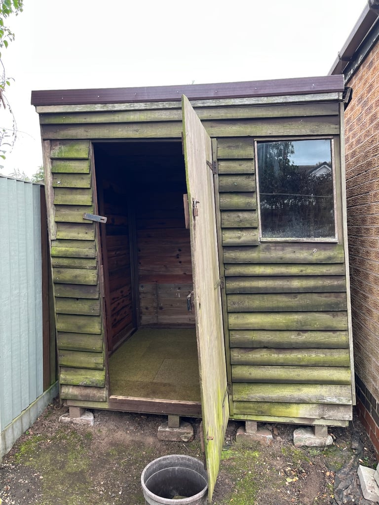 image for Large Cedar Wood Shed