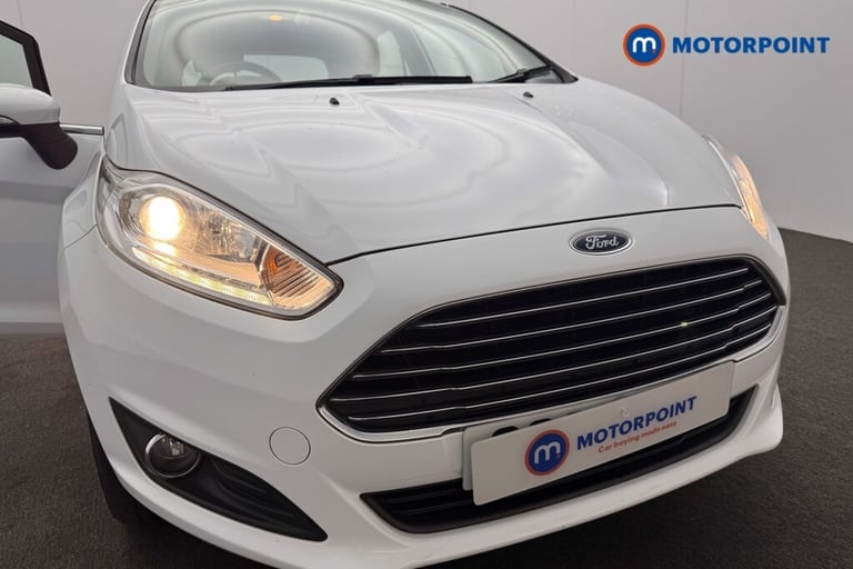 2015 Ford Fiesta 1.25 82 Zetec 5dr HATCHBACK PETROL Manual