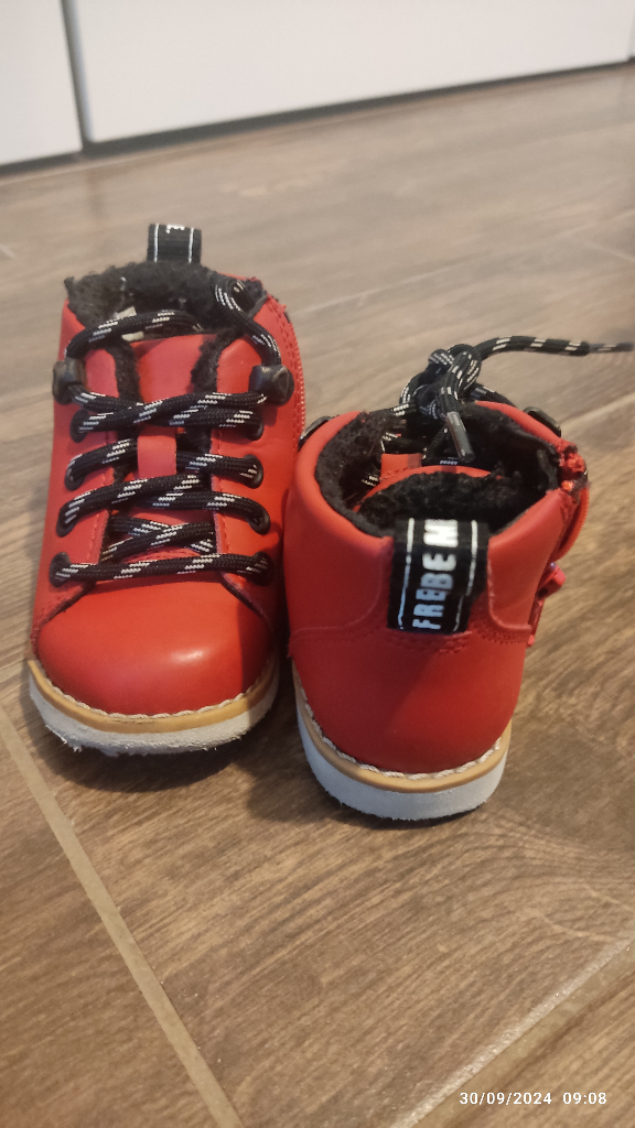 Toddler winter boots, trainers sizes 4-5
