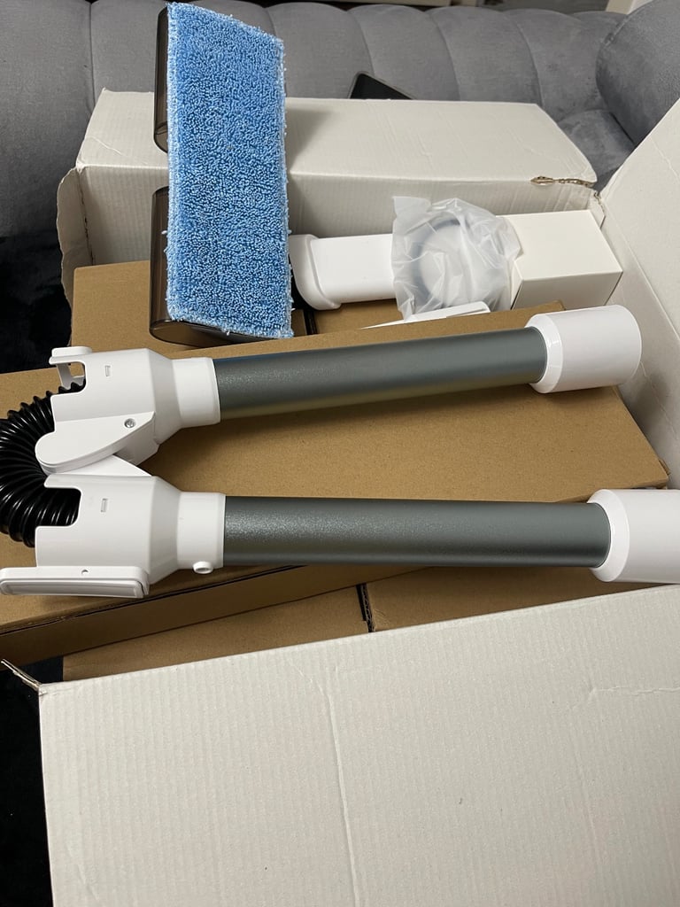 Vacuum cleaner 2 in one suction and wipe 