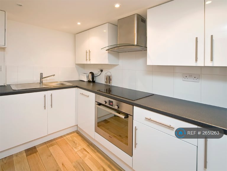 Studio flat in Upper Tachbrook St, London, SW1V (#2651263)