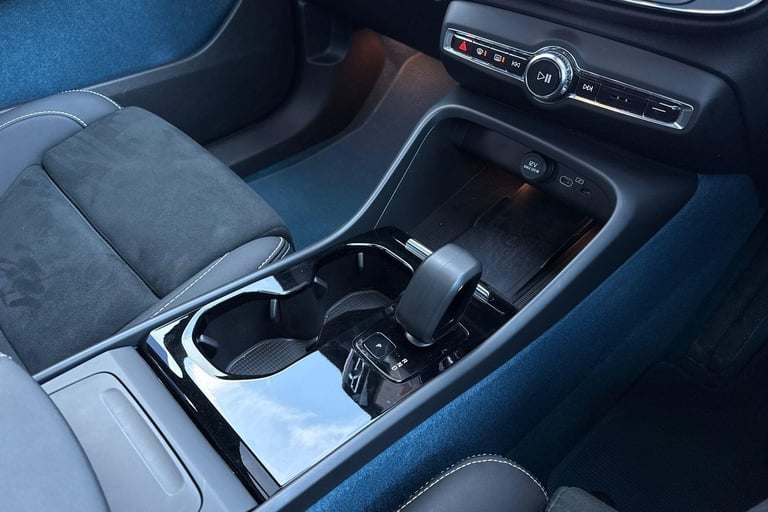 2022 Volvo XC40 Recharge Twin 78kWh Ultimate SUV 5dr Electric Auto AWD (408 ps) ESTATE Electric A...