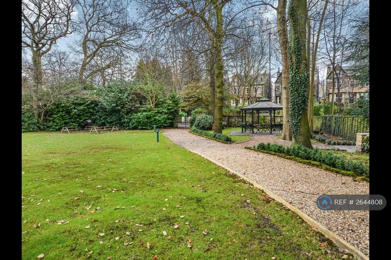 2 bedroom flat in Wetherby Road, Leeds, LS8 (2 bed) (#2644808)