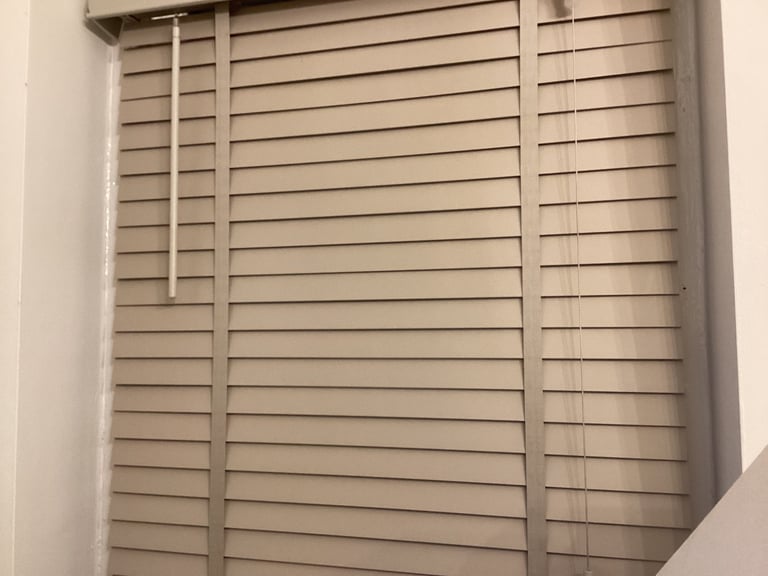 PAIR. Blinds 50 mm slats 90cm x 155 cm drop 