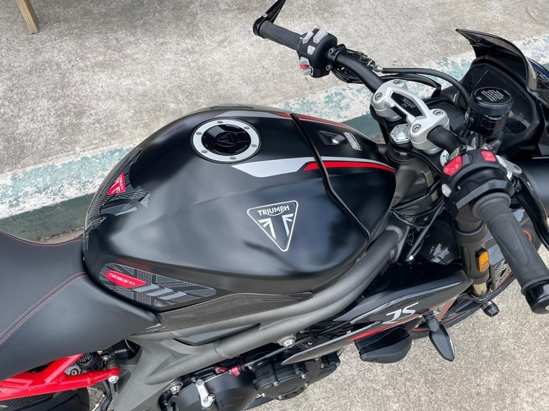 Triumph Speed Triple 1050 RS 2018 in Black