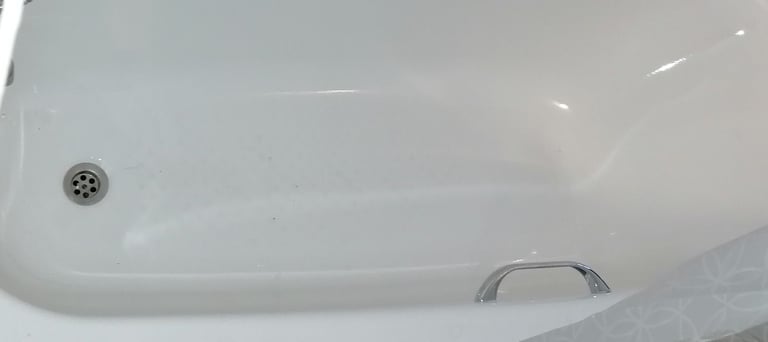 Wickes Avaris Steel Bath 1700 × 700 mm – Enamel Coated, Anti-Slip, Brand New