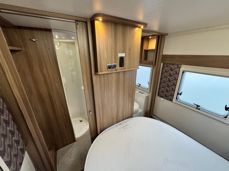 SWIFT CHALLENGER HI-STYLE 560 2021 MODEL ISLAND BED TOURING CARAVAN