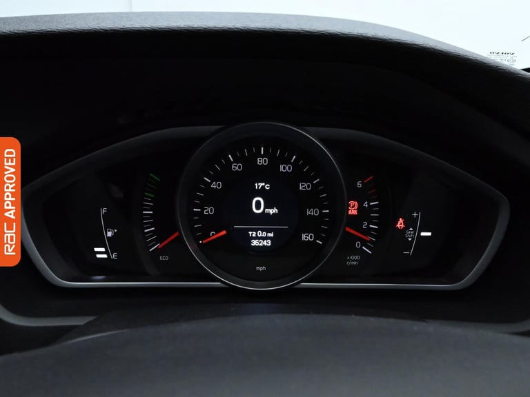 2016 Volvo V40 Cross Country 2.0 D2 Lux Hatchback 5dr Diesel Manual Euro 6 (s/s) (120 ps) Hatchba...