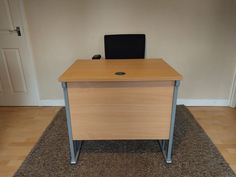 Hurry!! Massive 50% savings. Fantastic office table with ergonomic chair at just £99
