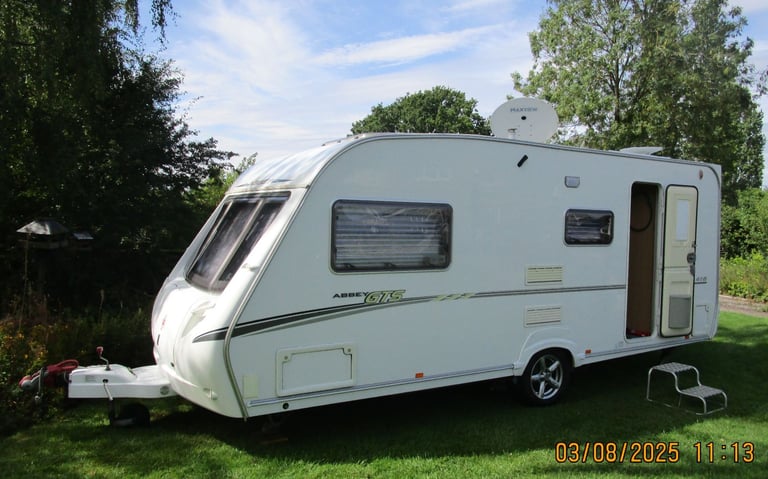 Abbey GTS 416 and Ventura Awning